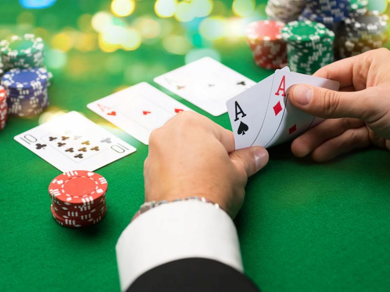 Baccarat Có Bảo Hiểm Không Và Rủi Ro Cần Biết 2 Tìm hiểu sơ lược bảo hiểm baccarat là gì?